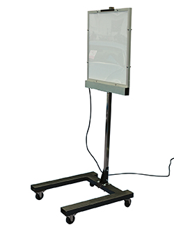 Compact and adjustable Daylight Lamp particularly suited for SMART repairs