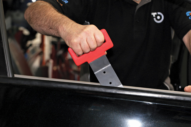 92626 Window Trim Molding Puller